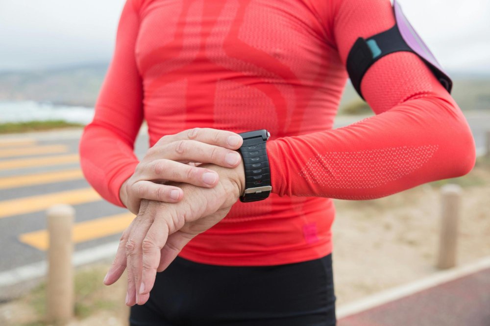 Ghid practic: ce funcții trebuie să aibă un smartwatch de alergare pentru antrenamente de fitness complete