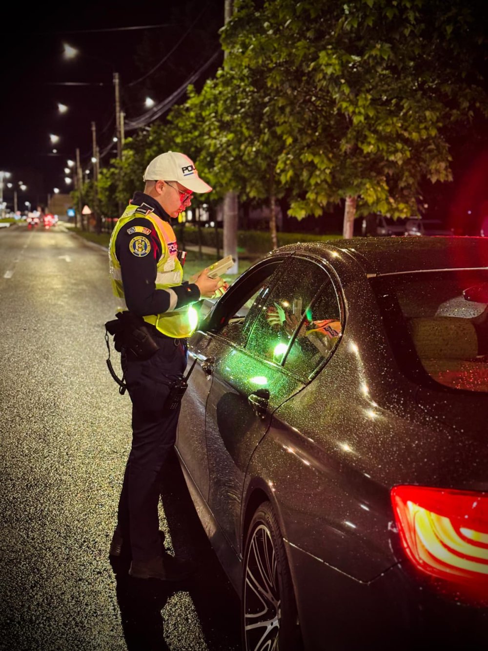 politie razie noaptea4.jpg