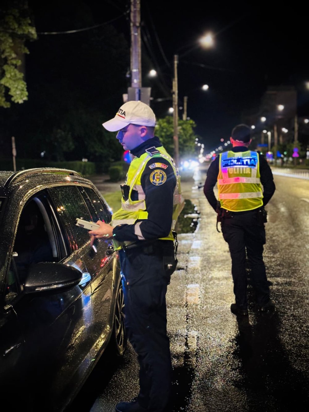politie razie noaptea5.jpg