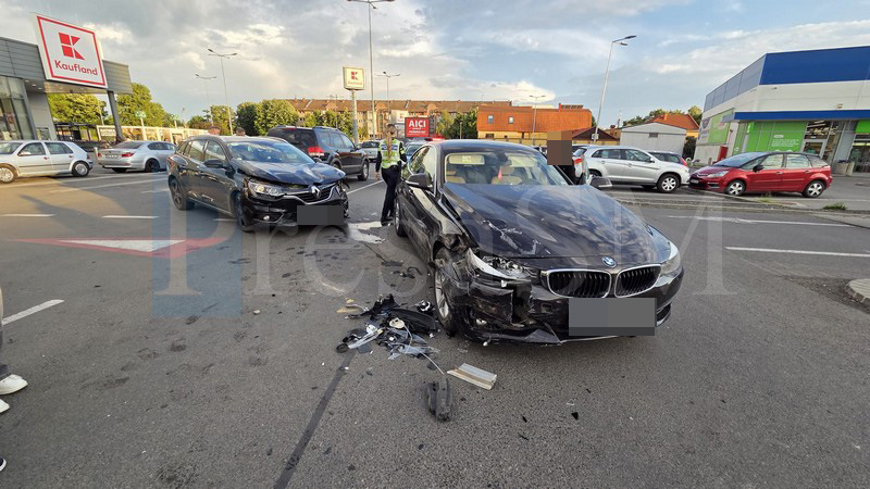 FOTO. Accident în parcarea Kaufland de pe Drumul Botizului. Cinci persoane implicate