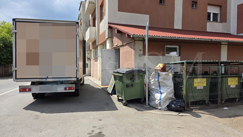 Crimă Satu Mare 14 mai lumânări7.jpg