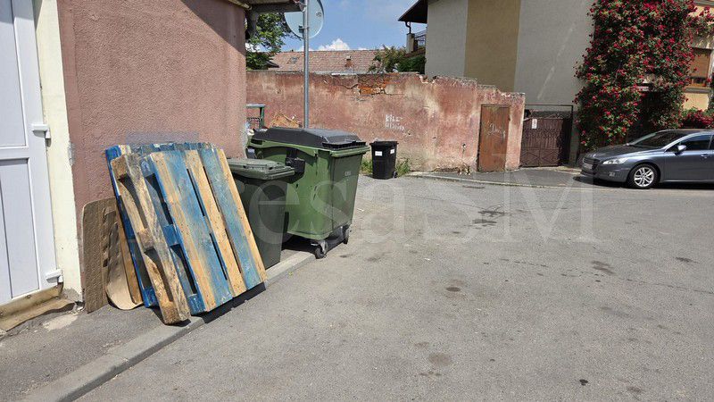 Crimă Satu Mare 14 mai lumânări9.jpg