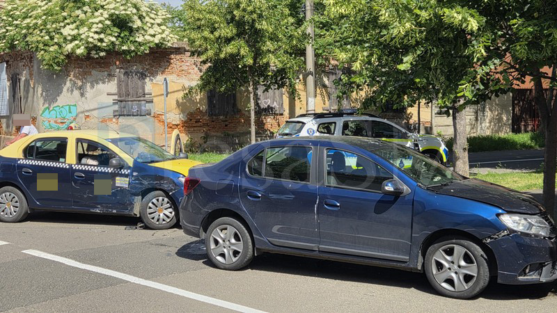 Accident ambulanță avram iancu 1.jpg