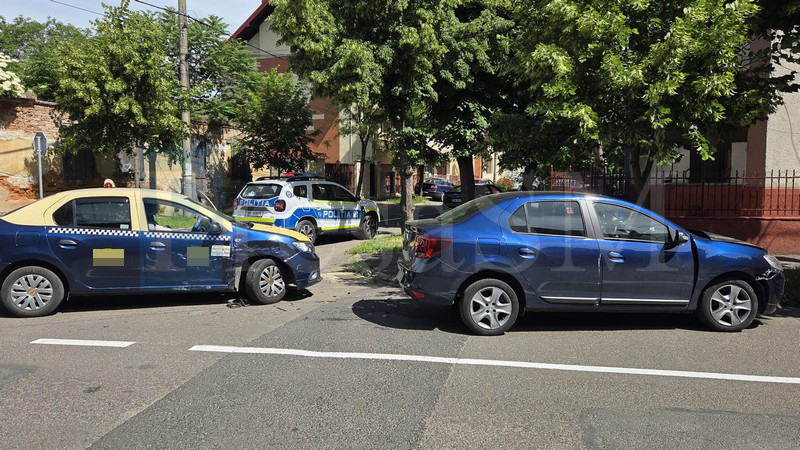 Accident ambulanță avram iancu 4.jpg