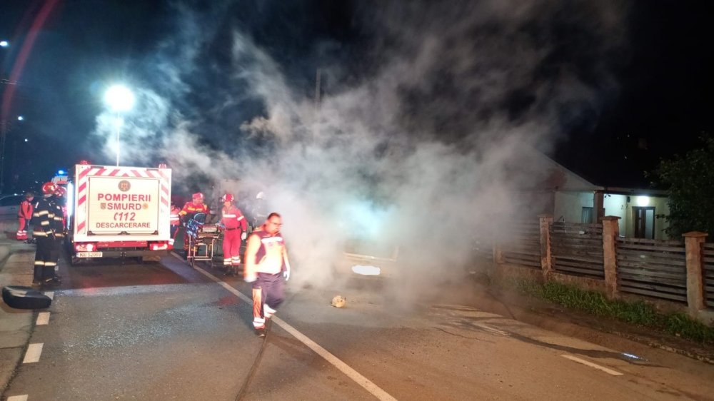 accident masina in flacari (1).jpeg
