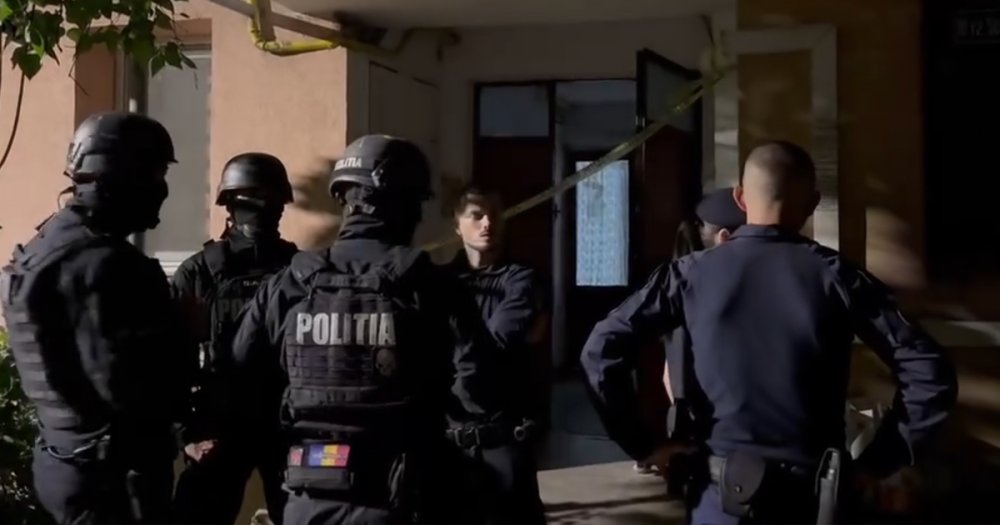 VIDEO. Crimă cumplită în țară. O bunică și cei doi nepoți ai săi găsiți morți în apartament