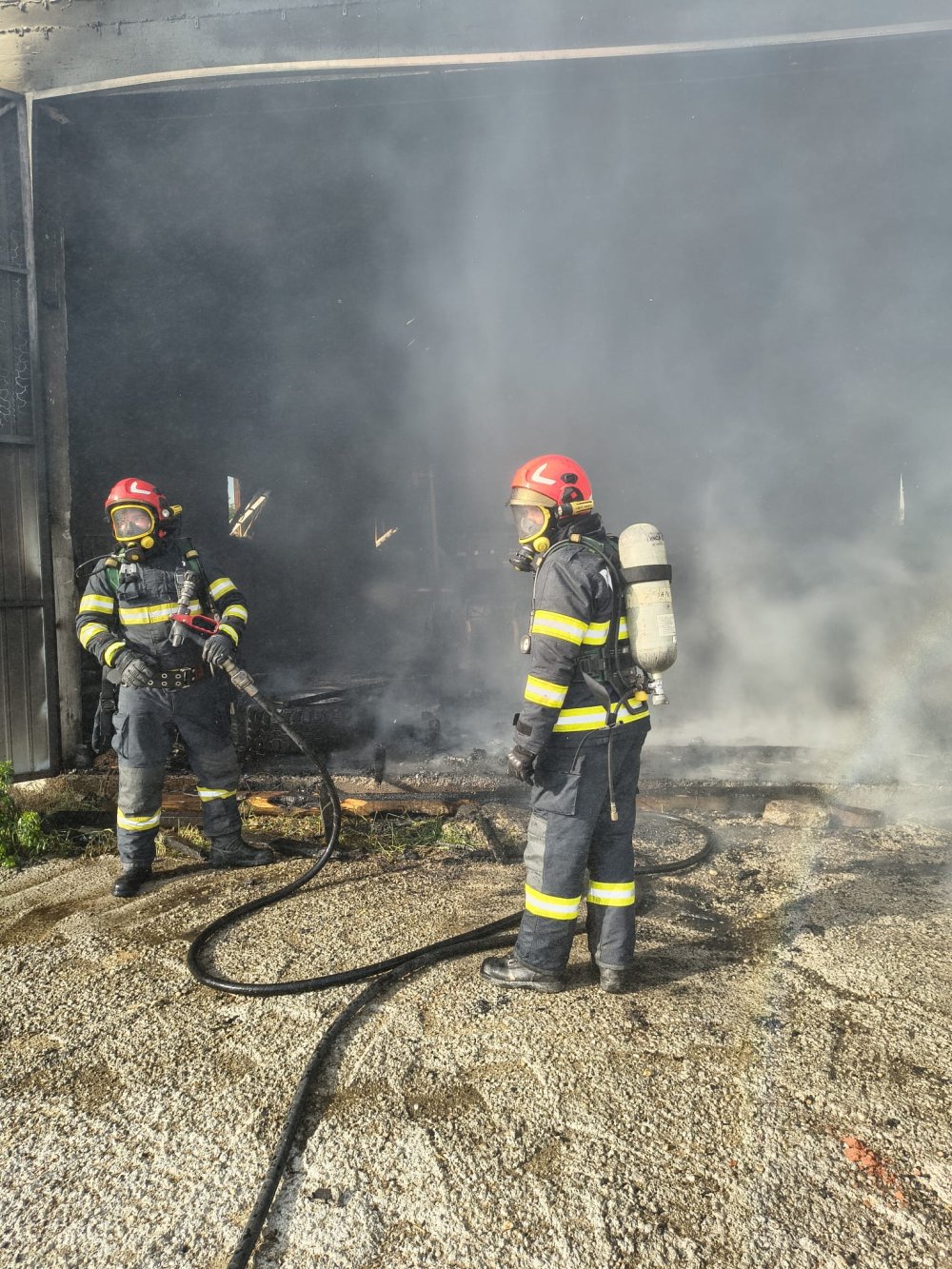 incendiu hala adrian2.jpg