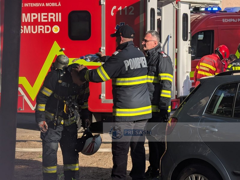 incendiu micro 15 pompieri incendiu bloc (6).jpg