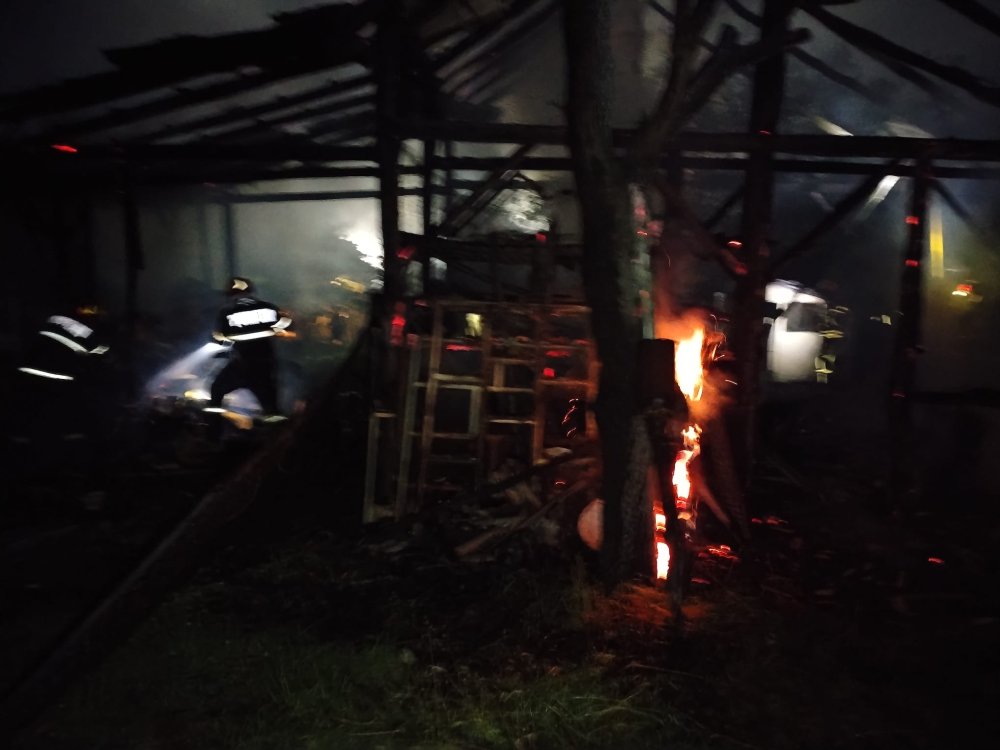 incendiu pompieri 5.jpg