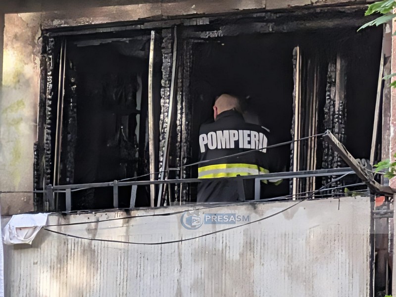 incendiu pompieri micro 15 balcon bloc (5).jpg