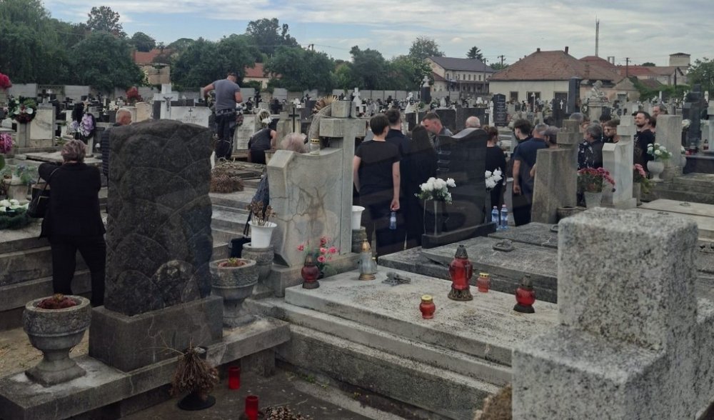 inmormantare victima 14 mai  (3).jpg