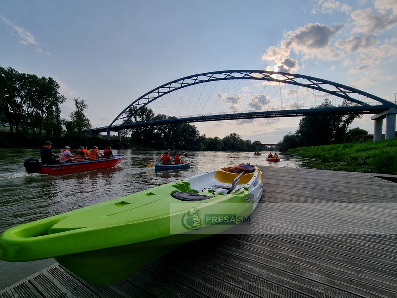 Surpriză la Satu Mare: plimbări cu barca pe Someș pentru toți cei care doresc, gratuit