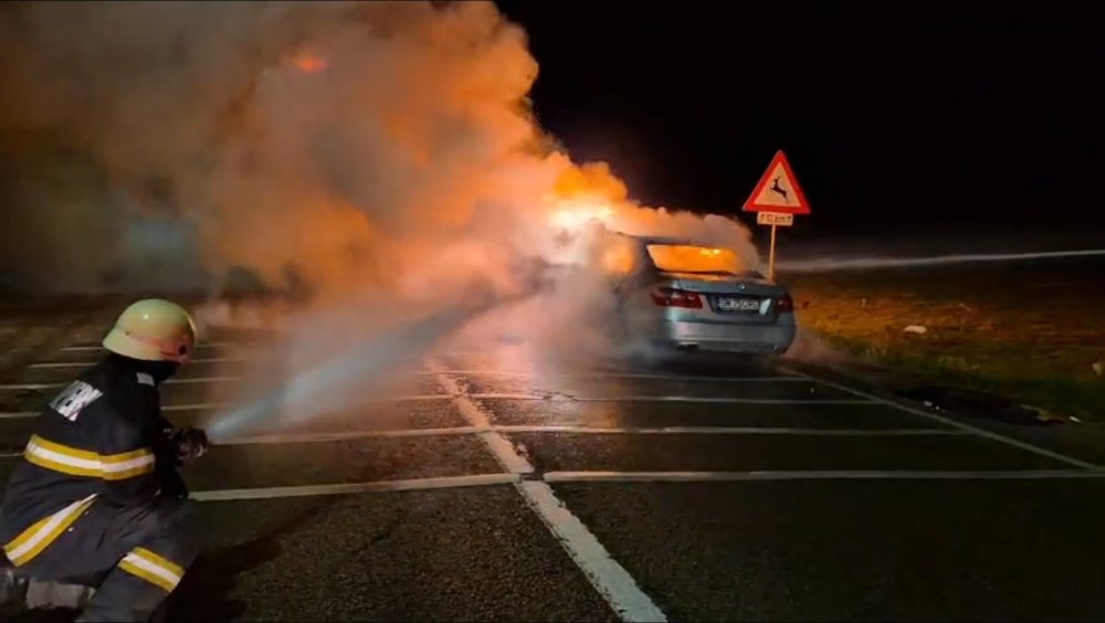 incendiu masina noaptea (18).jpg