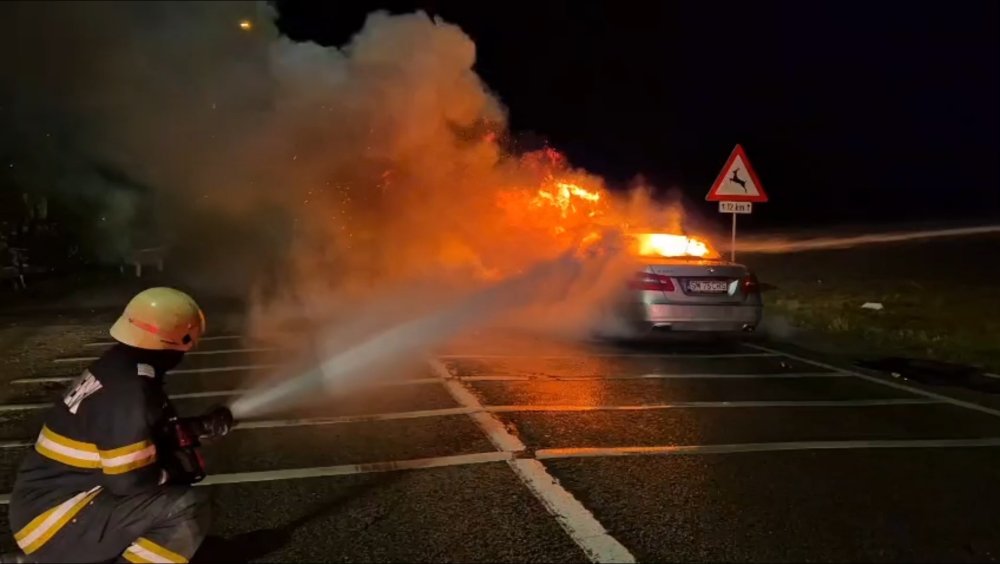 incendiu masina noaptea (16).jpg