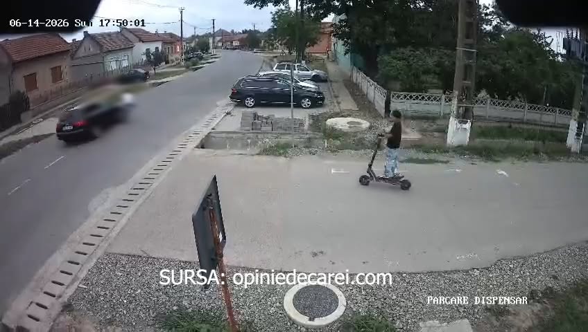 FOTO/VIDEO. Accident în județul Satu Mare: un biciclist de 13 ani, la spital după ce a intrat în coliziune cu un autoturism