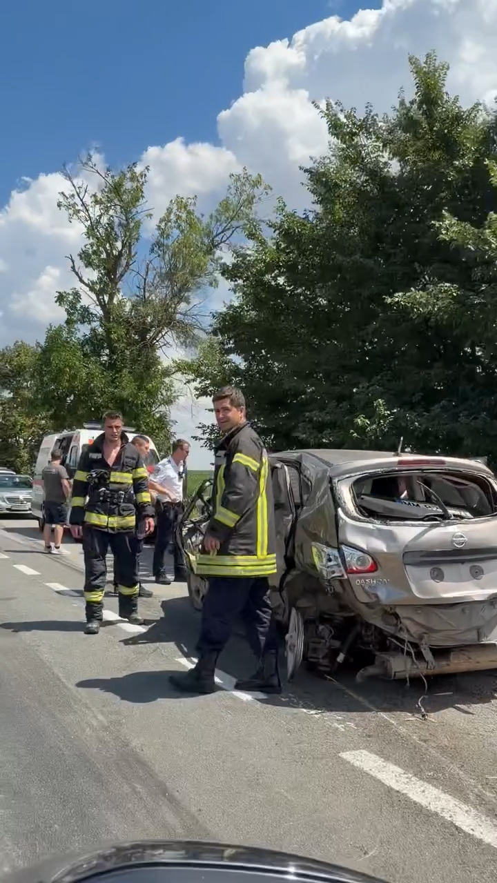 Accident ambulanta petresti (9).jpg