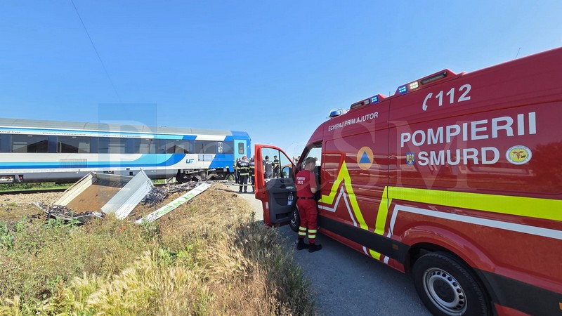 acccident feroviar masina lovita de tren balta blonda3.jpg