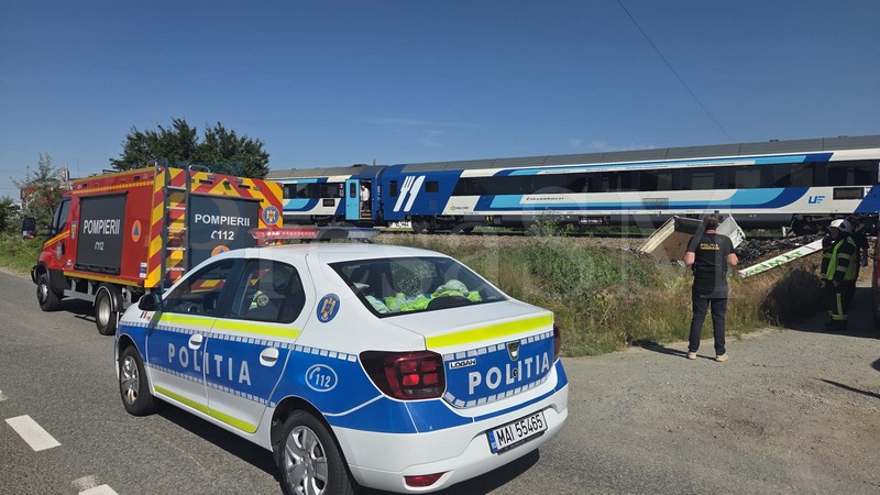 acccident feroviar masina lovita de tren balta blonda5.jpg
