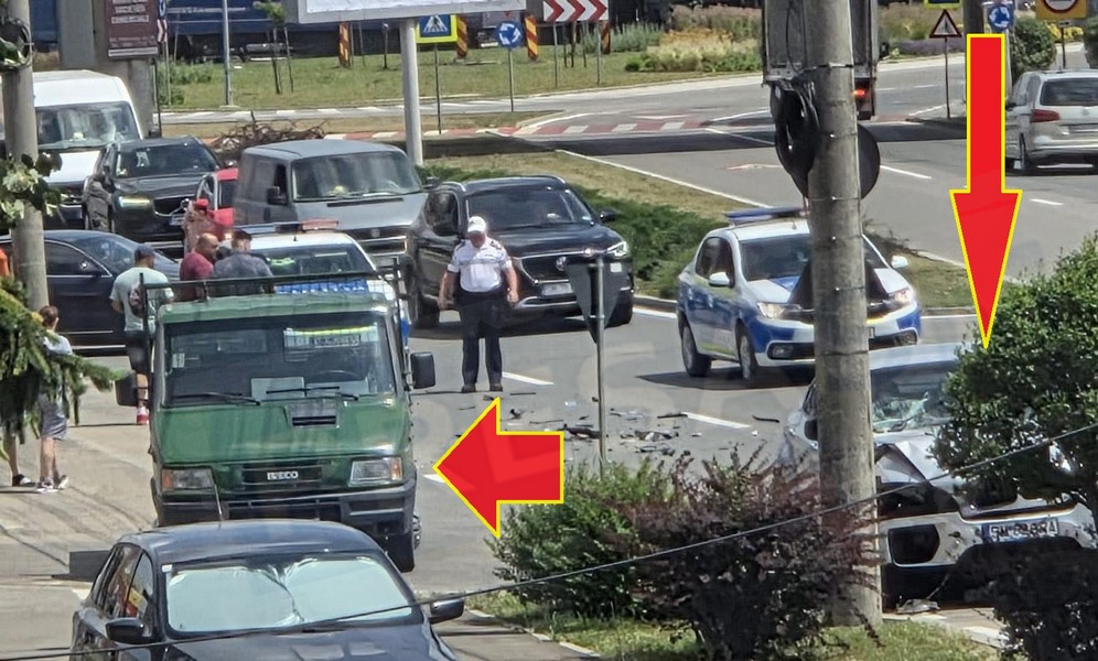 FOTO/VIDEO. Coliziune între un SUV și o autoutilitară pe Drumul Botizului. Trafic îngreunat