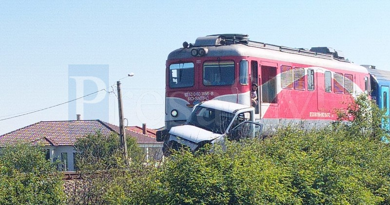 accident feroviar balta blonda masina lovita de tren1.jpg