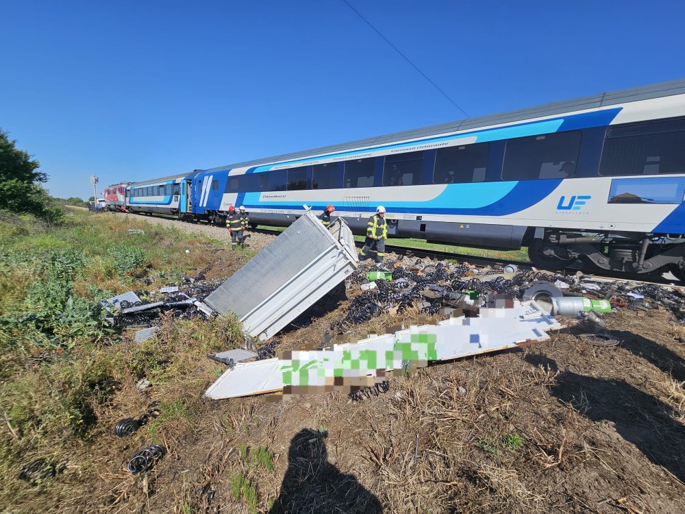 accident tren masina  (4).jpeg