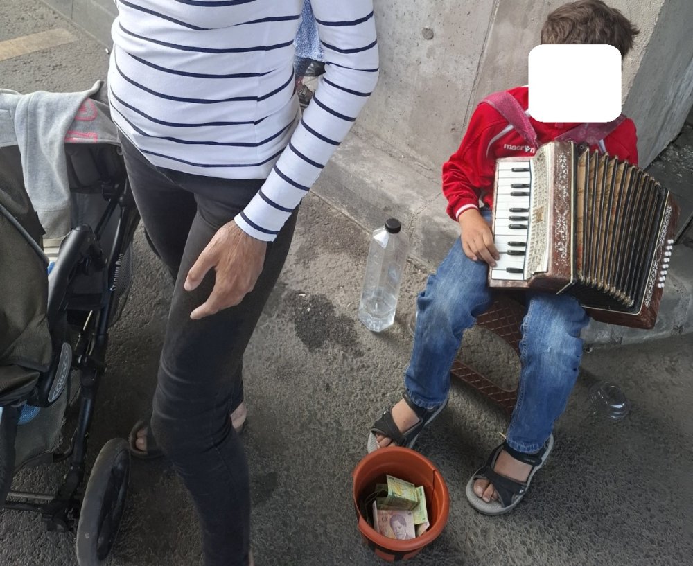 cersetori in satu mare cersetorie politia locala (10).jpeg