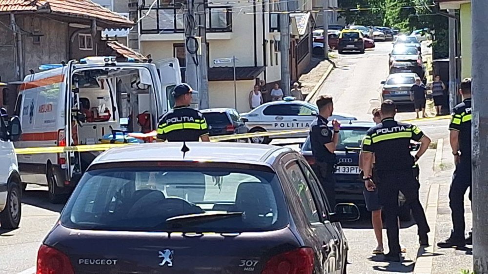 Dublă crimă într-un județ din țară. Și-a înjunghiat soția și cumnata
