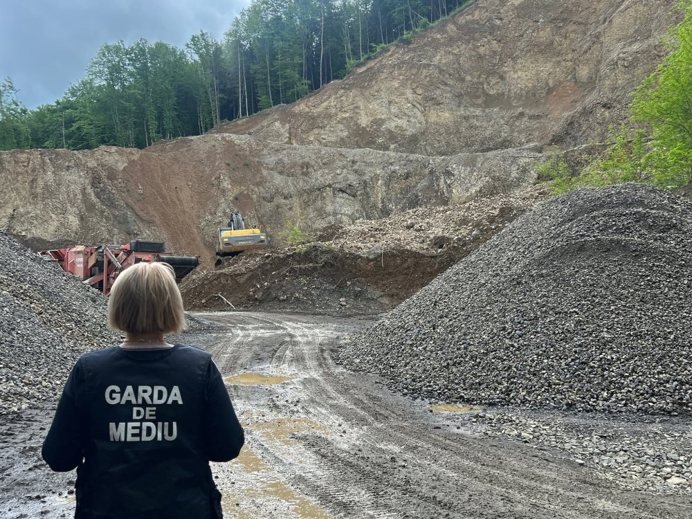 FOTO. Zeci de controale și amenzi de sute de mii de lei. Inspectorii Gărzii de Mediu Satu Mare au alertat și procurorii