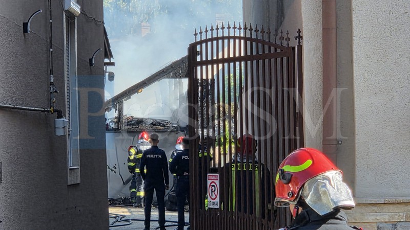FOTO/VIDEO. Incendiu în municipiul Satu Mare. Pompierii acționează cu două autospeciale
