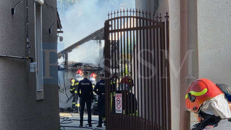 incendiu anexa satu mare pompieri1.jpg
