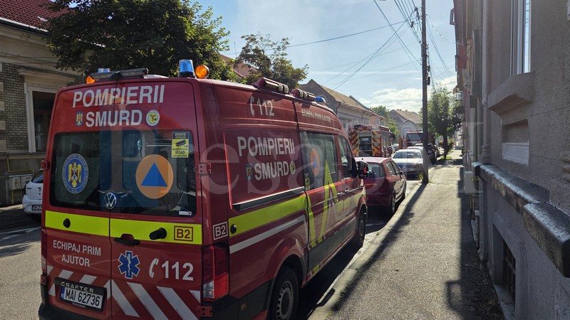 Incendiu la două case din municipiul Satu Mare. Intervenție de amploare a pompierilor în zona centrală