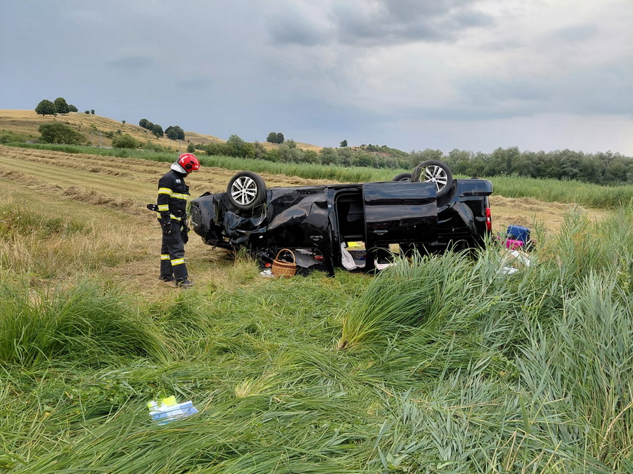 ACCIDENT MASINA RASTURNATA PE CAMP (2).jpeg