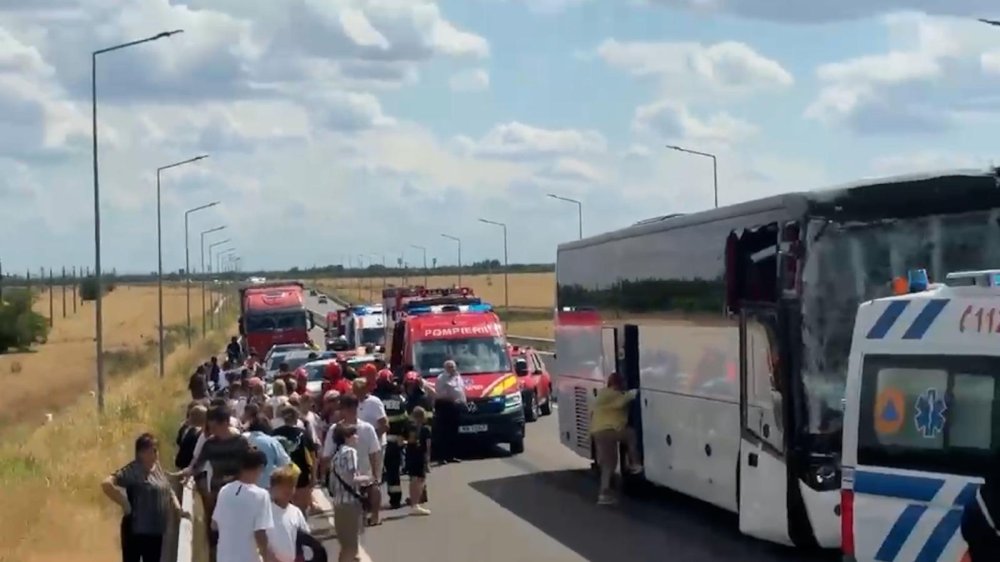 accident autobuz tir camion (4).jpg