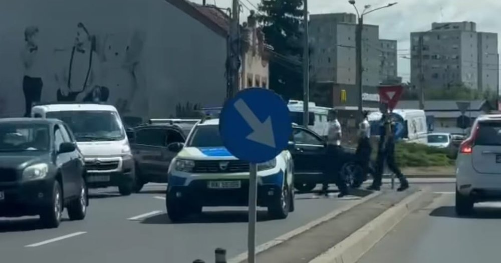 accident poliție mall2.jpg