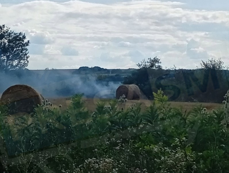 incendiu presa baloti  camp (11).jpg