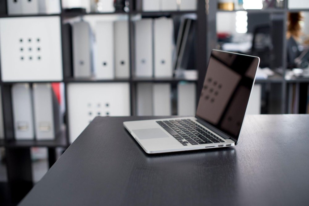 Cât rezistă de fapt un MacBook? Diferența dintre un laptop care pornește și unul pe care încă poți lucra