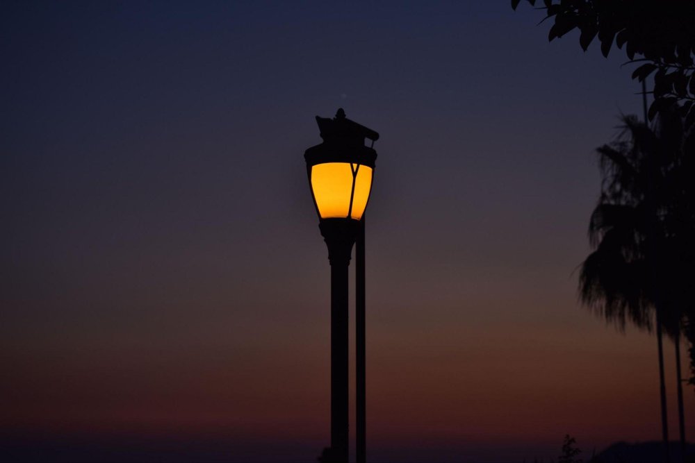 Lampa solară după un an: de ce scade autonomia și ce poate fi de vină