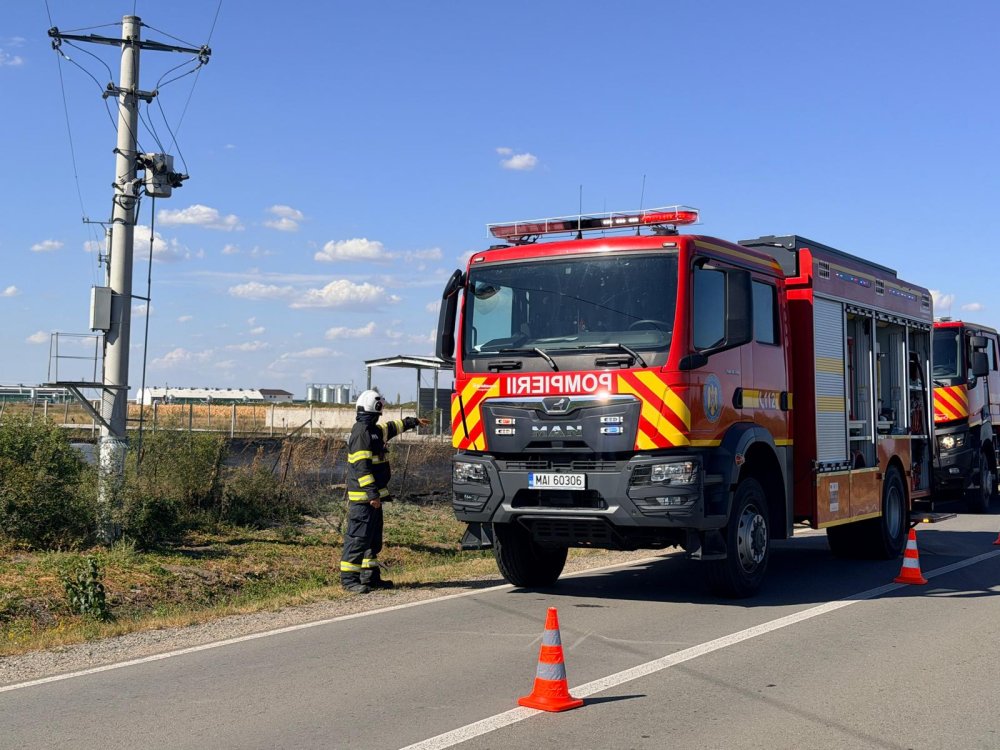 incendiu masini pompieri autospeciale.jpg