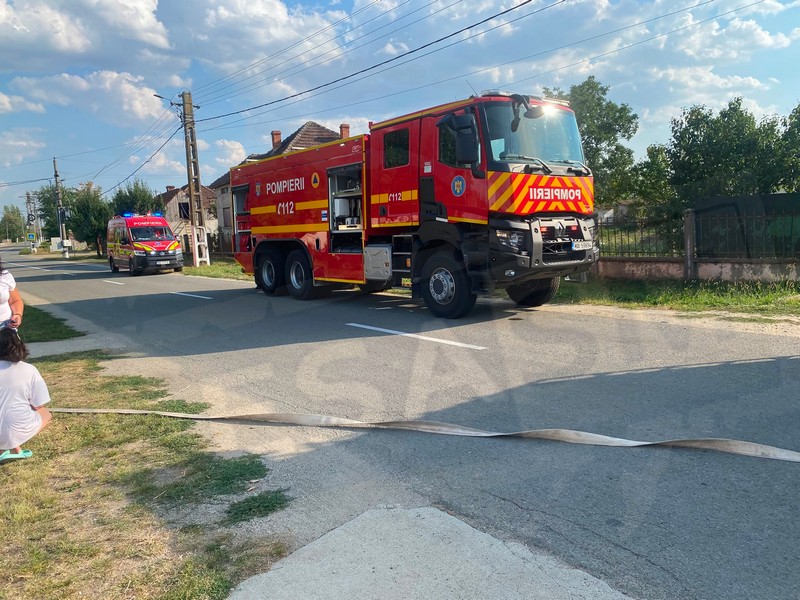 POMPIERI SATU MARE INCENDIU (5).jpg