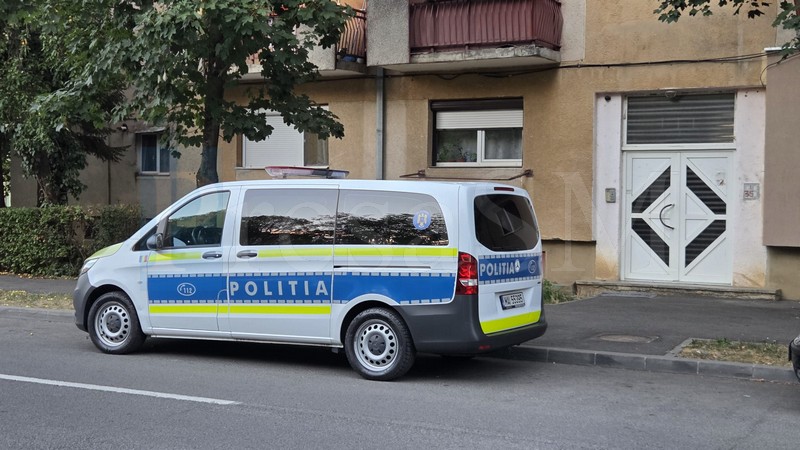 FOTO. DESCINDERI în Satu Mare! Anchetatorii au percheziționat o locuință din Carpați II. Un bărbat, încătușat