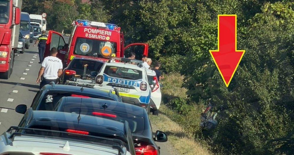 FOTO. Accident pe DN 1C, în județul Satu Mare. Două mașini au ajuns în șanț