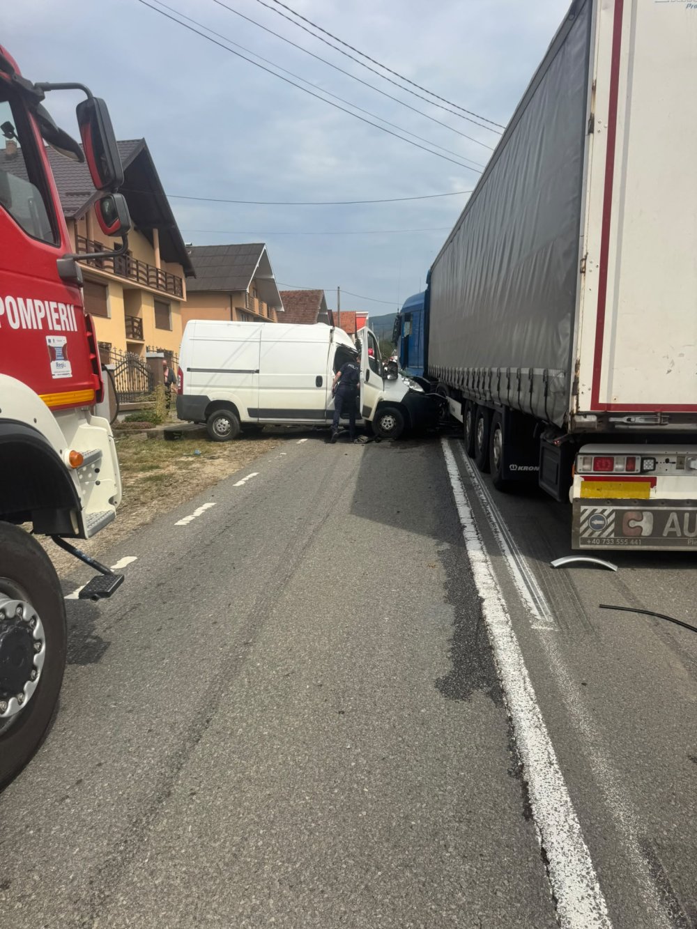 accident huta certeze camion1.jpg