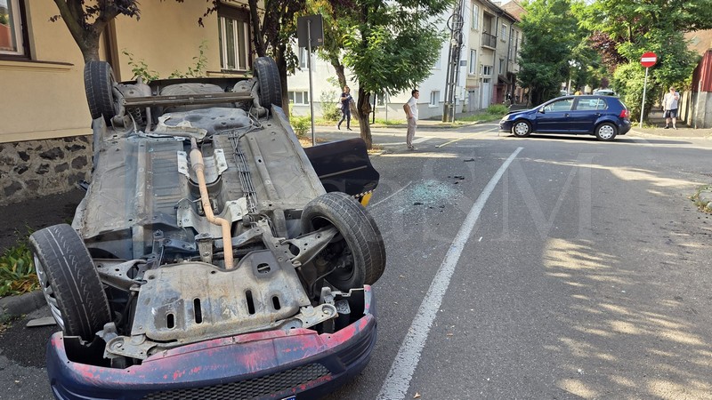 accident satu mare taxi rasturnat1.jpg