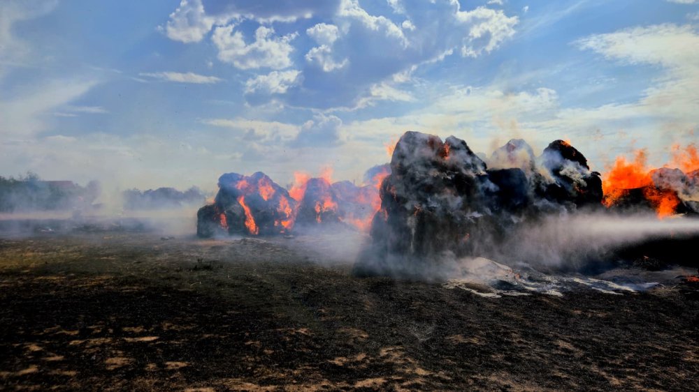 baloți paie incendiu1.jpg