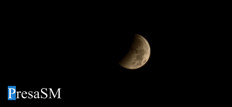 eclipsa de luna la satu mare.jpg