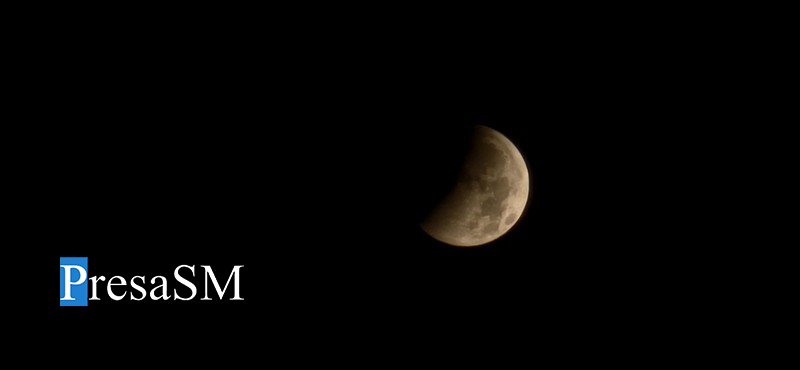 eclipsa de luna la satu mare1.jpg