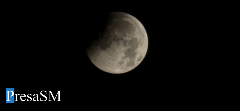 eclipsa de luna la satu mare2.jpg