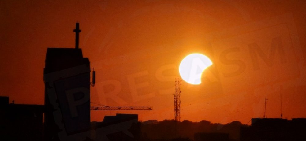 eclipsa soare satu mare (3).jpg