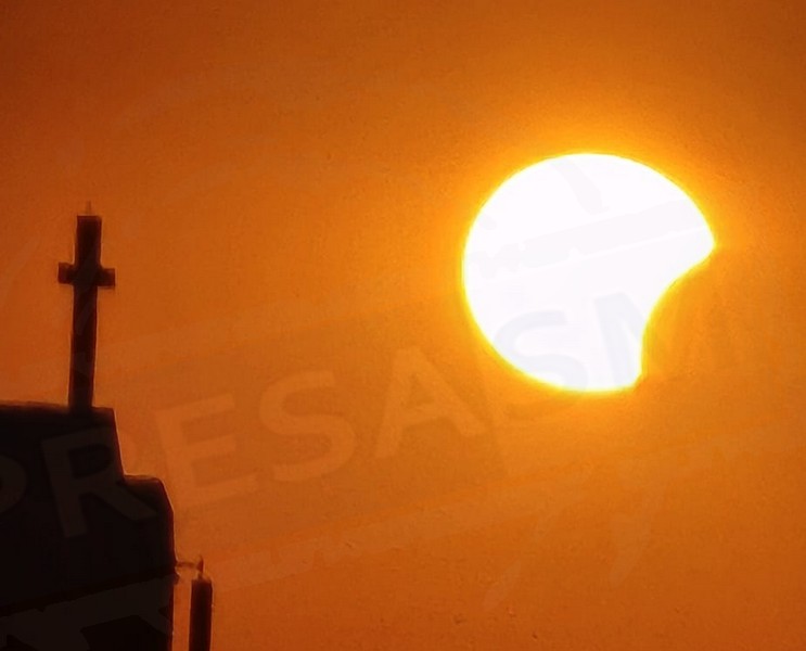 eclipsa soare satu mare (6).jpg