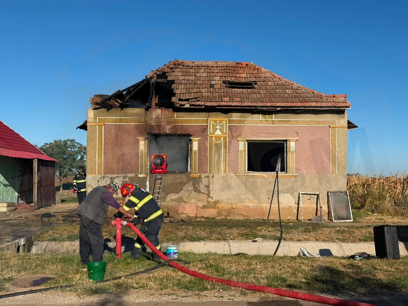 incendiu casa pompieri (1).jpg